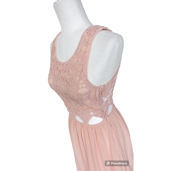 L'ATISTE On Vacation Pink / Peach Lace Crochet Cut Out Maxi Dress Size Small - Picture 5 of 14